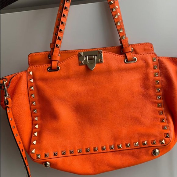 Gorgeous Valentino Bag - Picture 1 of 5
